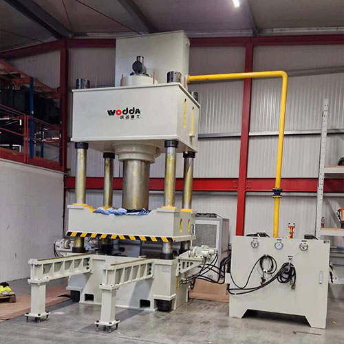 630噸熱壓PE頭盔、面罩成型液壓機(jī)