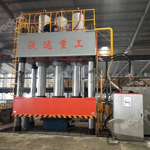 2000噸SMC汽車導流罩成型液壓機