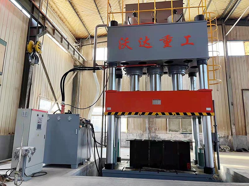 1500噸SMC玻璃鋼乒乓球臺(tái)面模壓成型液壓機(jī) 1500噸SMC玻璃鋼乒乓球臺(tái)面模壓成型液壓機(jī)