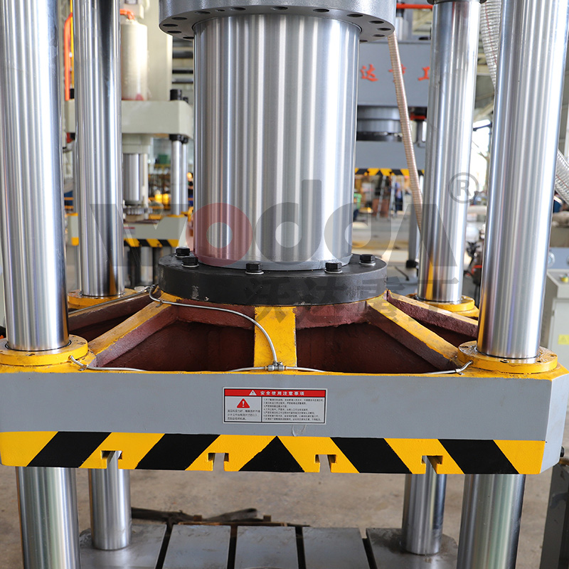 315噸四柱液壓機 315噸四柱液壓機