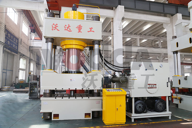 1000噸四柱液壓機(jī) 1000噸四柱液壓機(jī)