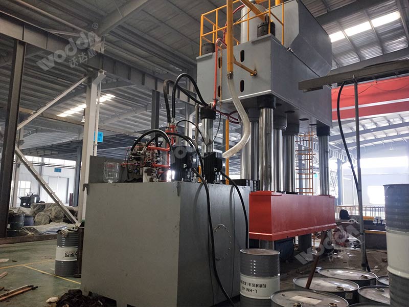 2000噸SMC汽車配件模壓液壓機 2000噸SMC汽車配件模壓液壓機