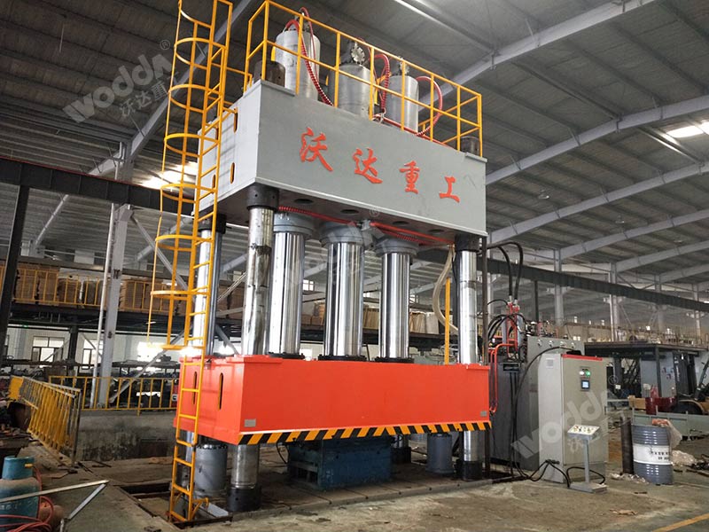 2000噸四柱液壓機 2000噸四柱液壓機