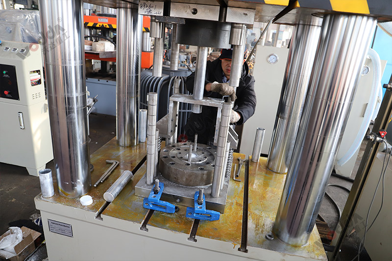 500噸蓄電池外殼拉伸成型液壓機