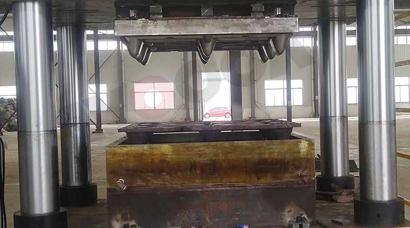 九腳托盤成型液壓機(jī) 九腳托盤成型液壓機(jī)