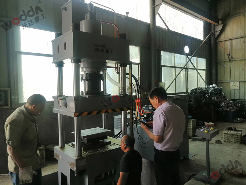 200噸不銹鋼離心風機成型液壓機 200噸不銹鋼離心風機成型液壓機