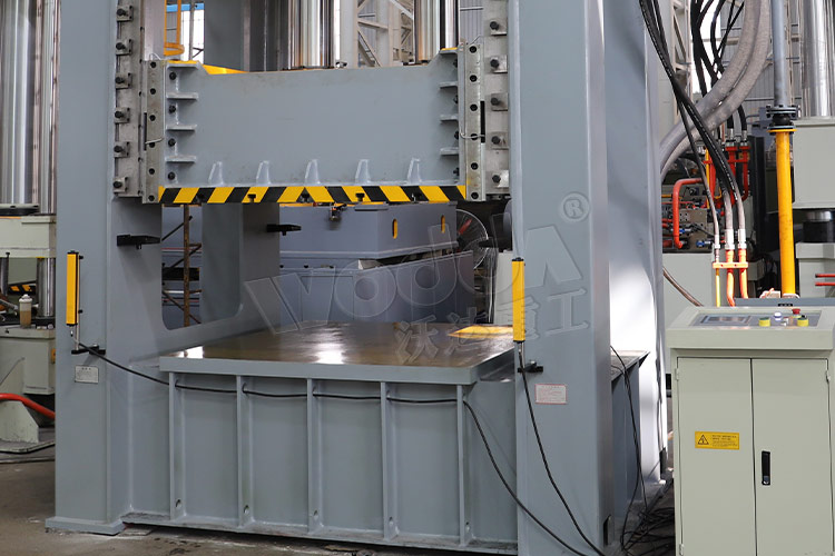 工作臺(tái)及光柵保護(hù)裝置 工作臺(tái)及光柵保護(hù)裝置