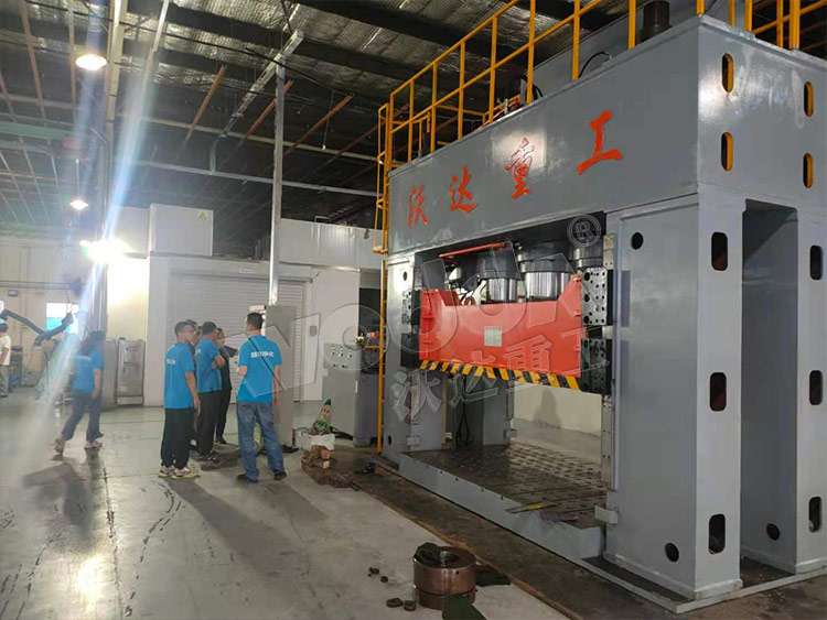 1000噸框架式拉伸機 1000噸框架式拉伸機