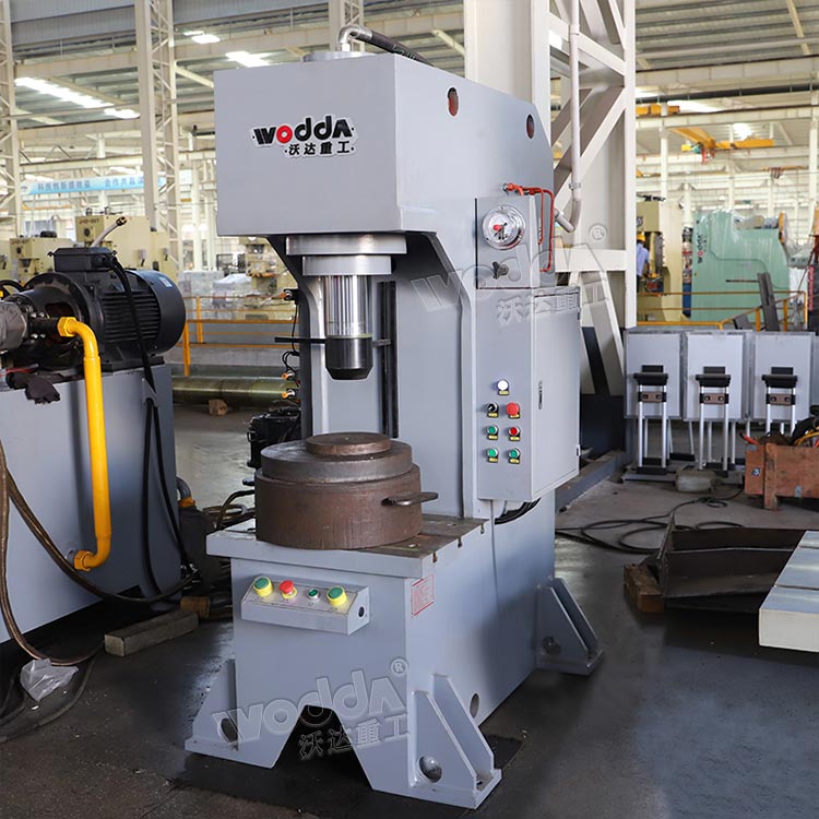 單臂液壓機(jī) 單臂液壓機(jī)