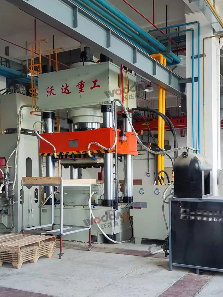 四柱式木屑托盤成型液壓機(jī) 四柱式木屑托盤成型液壓機(jī)