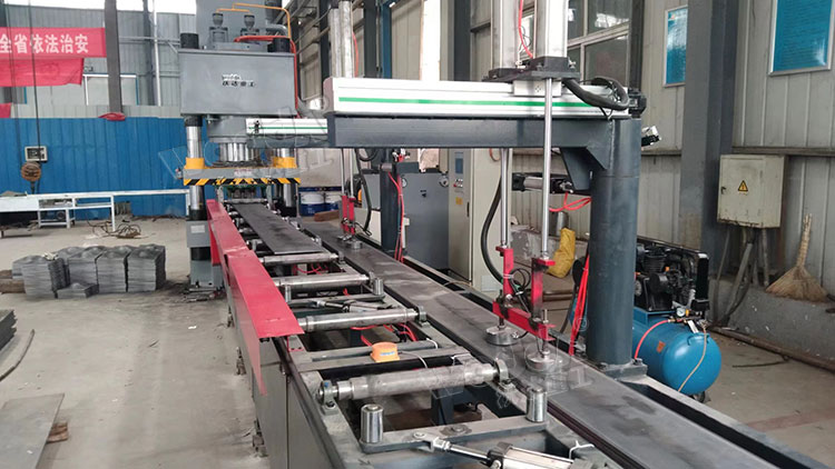 500噸全自動(dòng)錨桿托盤液壓機(jī) 500噸全自動(dòng)錨桿托盤液壓機(jī)