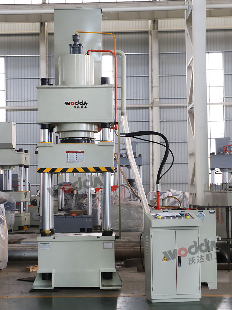 滕州400噸四柱液壓機(jī) 滕州400噸四柱液壓機(jī)