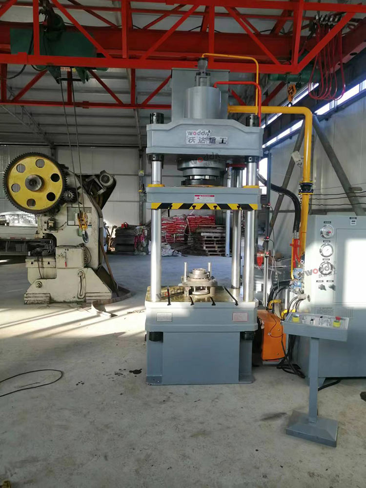 200噸四柱液壓機 200噸四柱液壓機