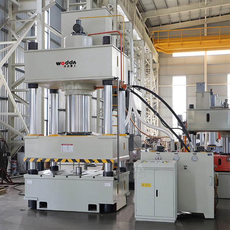 630噸四柱三梁液壓機 630噸四柱三梁液壓機