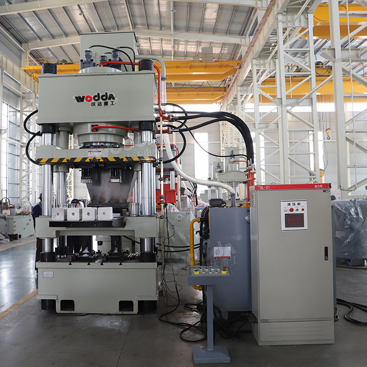 630噸四梁四柱液壓機車間實物 630噸四梁四柱液壓機車間實物