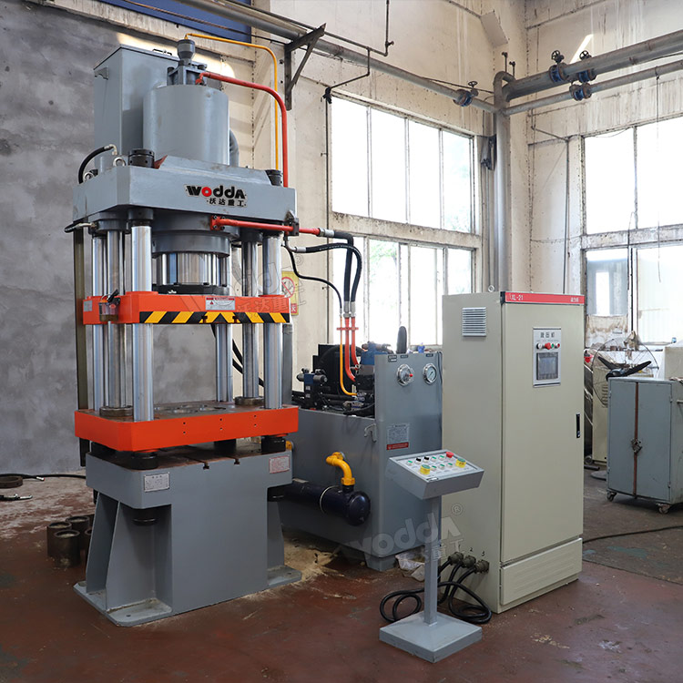 315噸四梁四柱油壓機 315噸四梁四柱油壓機