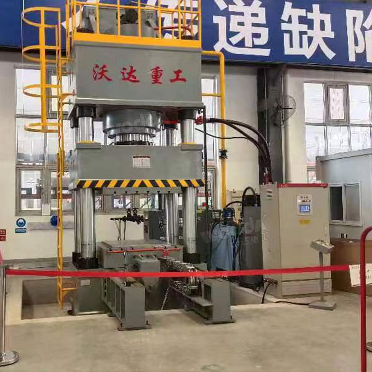 1000噸三梁四柱液壓機(jī)帶移動(dòng)工作臺(tái) 1000噸三梁四柱液壓機(jī)帶移動(dòng)工作臺(tái)