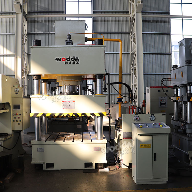 315噸四柱液壓機.jpg 315噸四柱液壓機.jpg