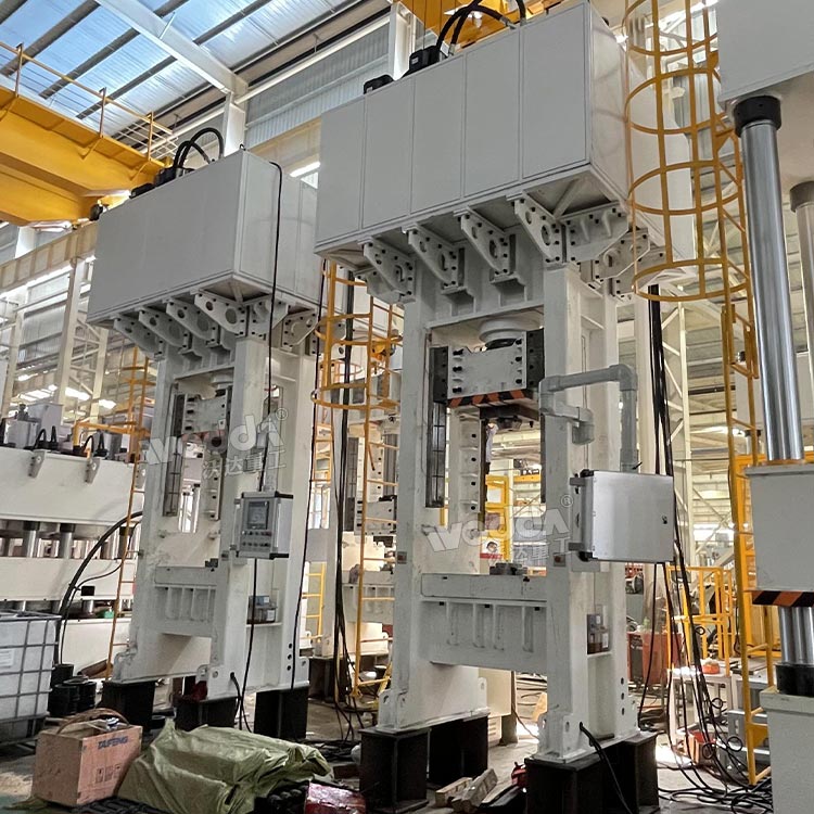 200噸框架式液壓機(泵站上置) 200噸框架式液壓機(泵站上置)