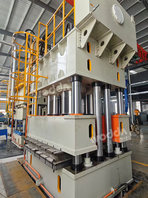 壓濾機(jī)濾板成型液壓機(jī)安裝完成