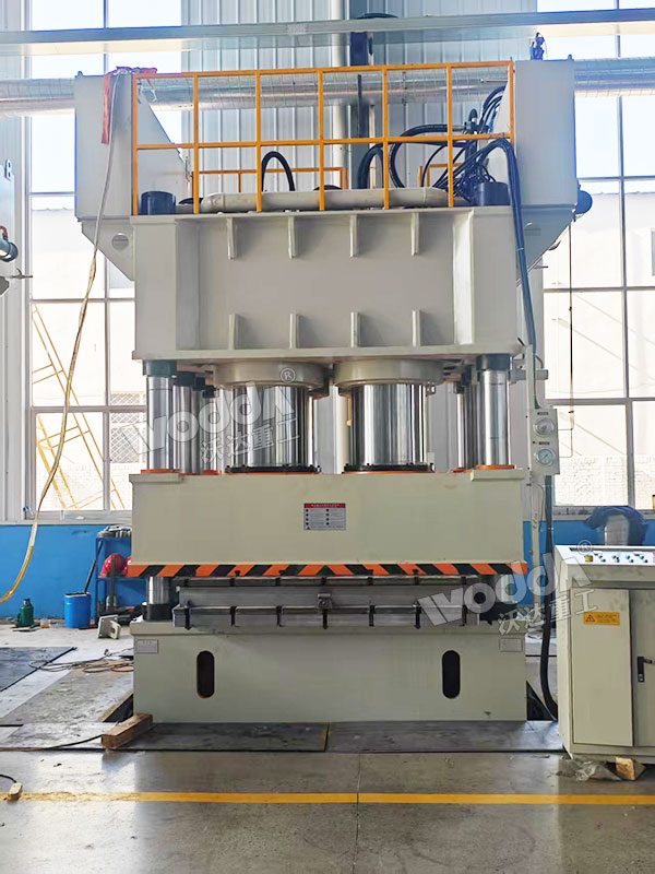 3600噸壓濾機(jī)濾板成型液壓機(jī)現(xiàn)場