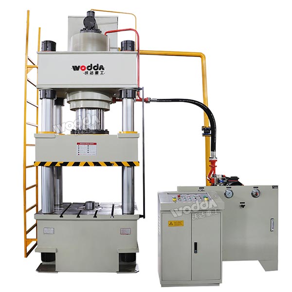 500噸四柱油壓機(jī) 500噸四柱油壓機(jī)