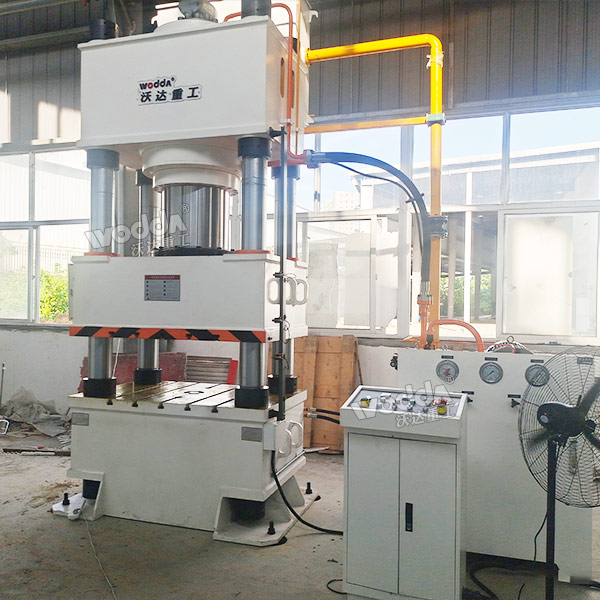 630噸四柱液壓機(jī)