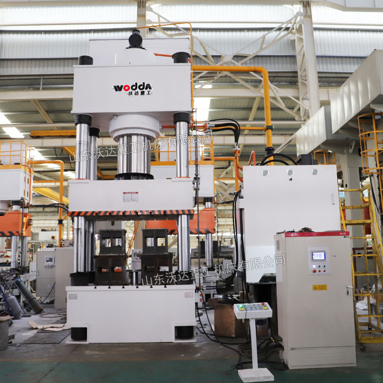 1000噸四柱液壓機(jī)車間實(shí)物 1000噸四柱液壓機(jī)車間實(shí)物