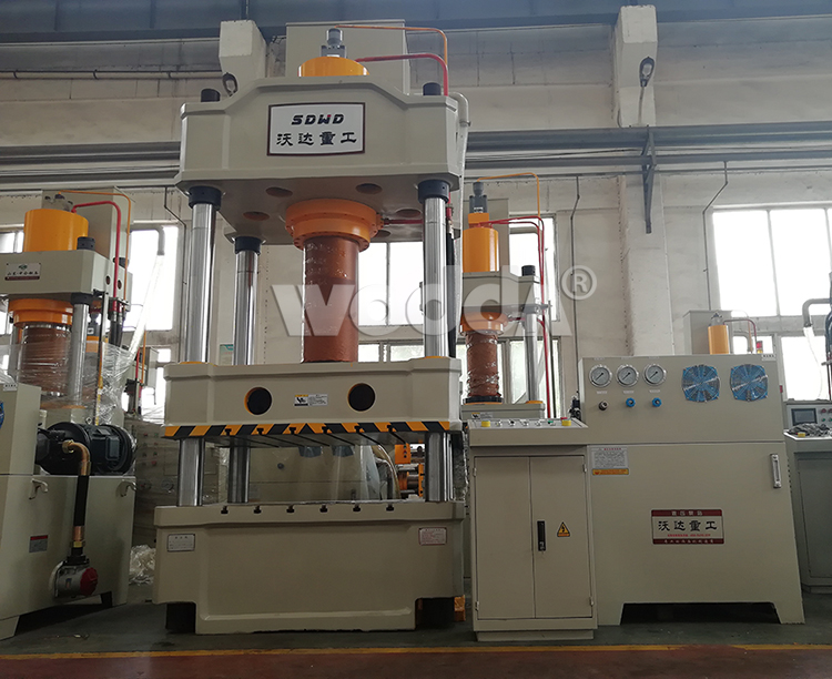 315噸三梁四柱液壓機(jī) 315噸三梁四柱液壓機(jī)