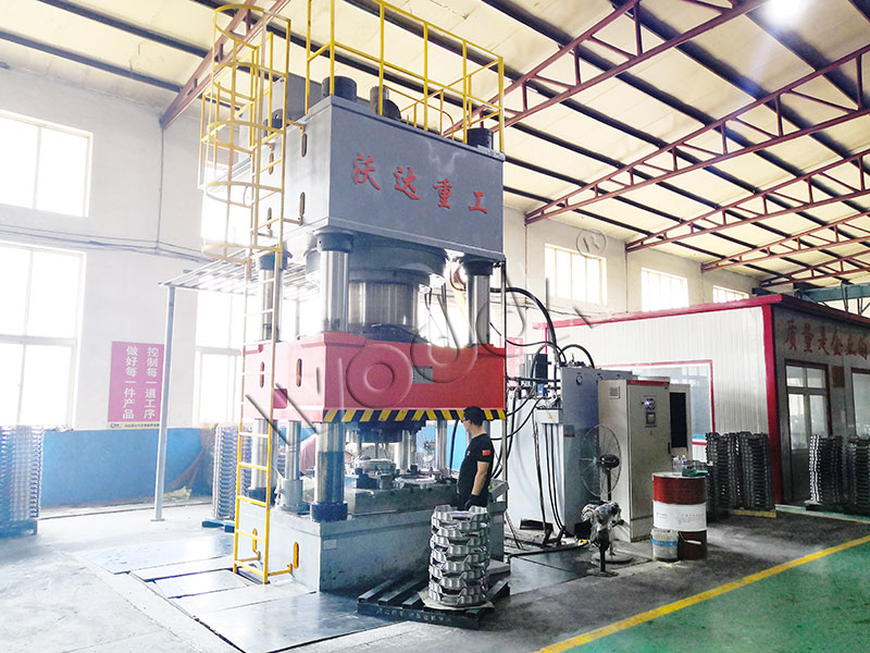 2000噸汽車配件成型液壓機 2000噸汽車配件成型液壓機